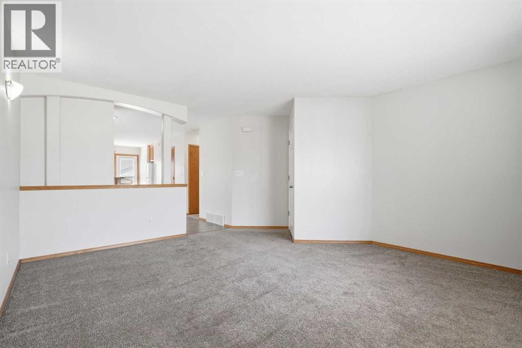 22 Lanterman Close Property Photo 9