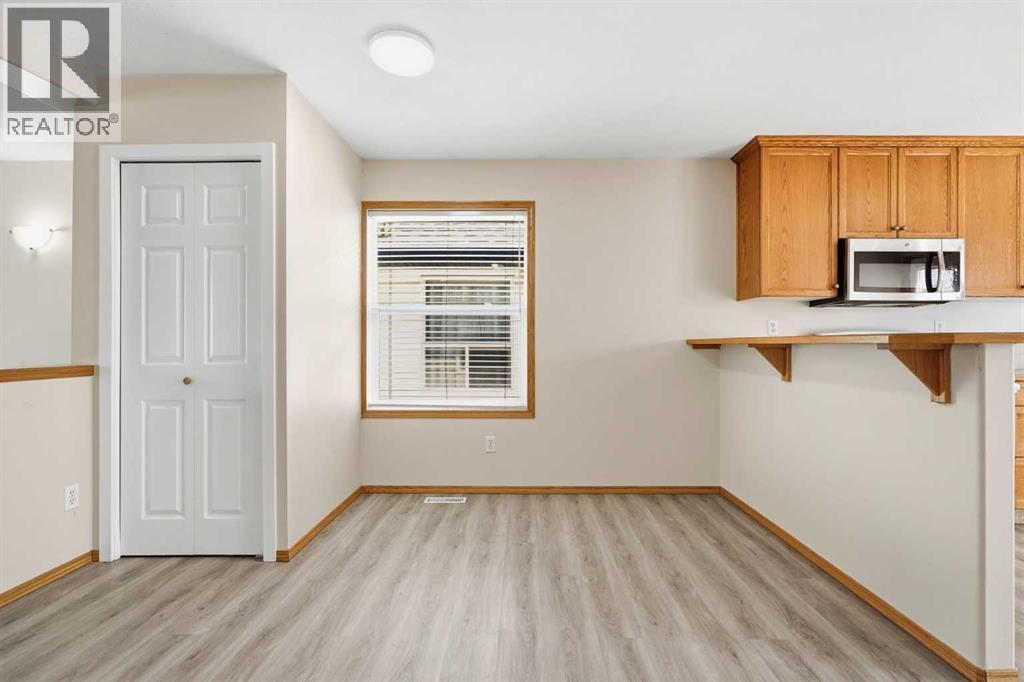 22 Lanterman Close Property Photo 11