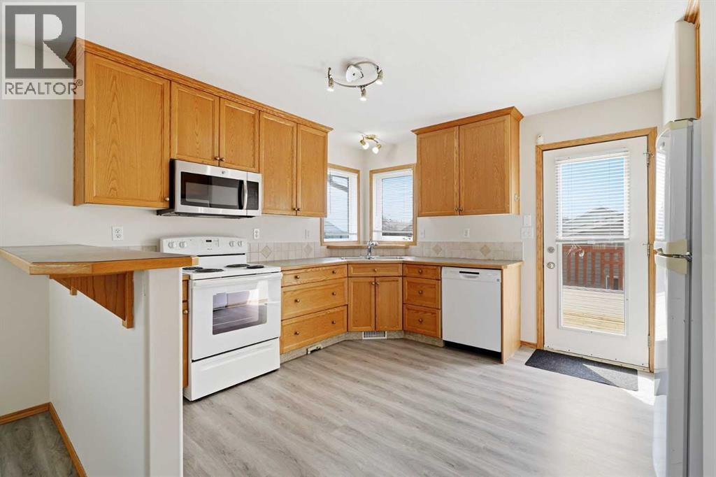 22 Lanterman Close Property Photo 12