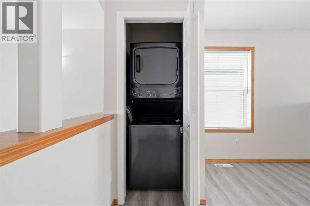22 Lanterman Close Property Photo 15