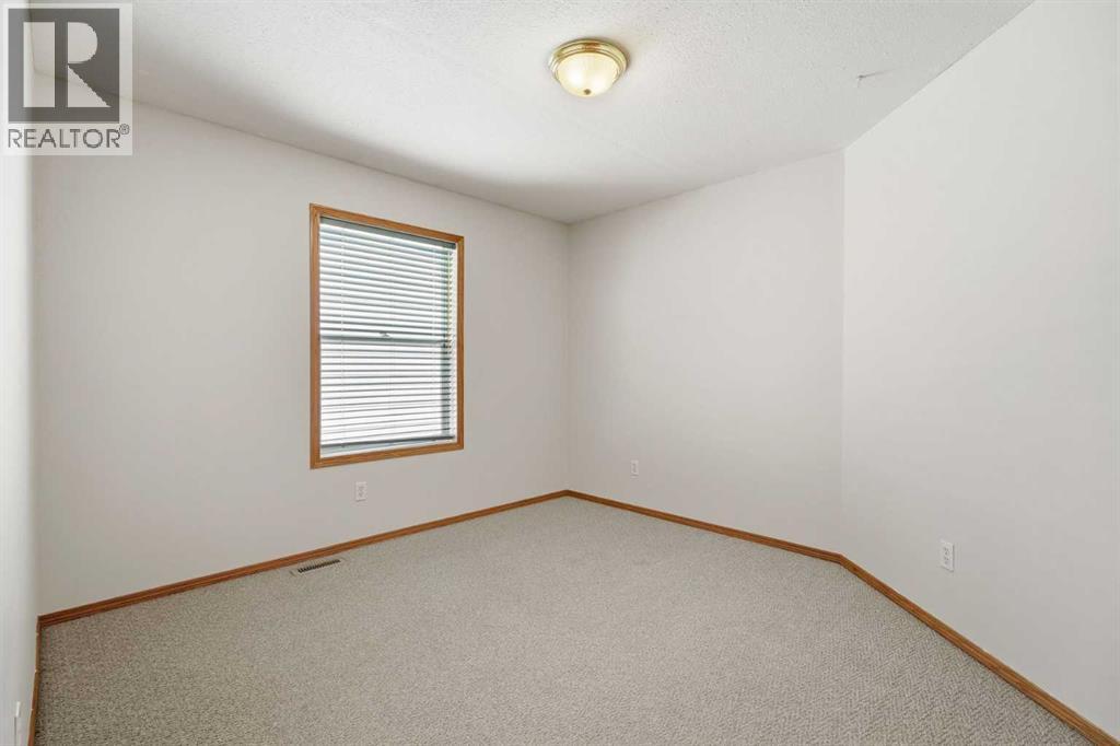 22 Lanterman Close Property Photo 18