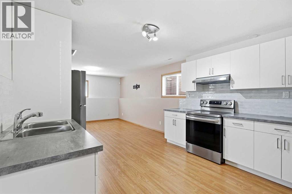 22 Lanterman Close Property Photo 23