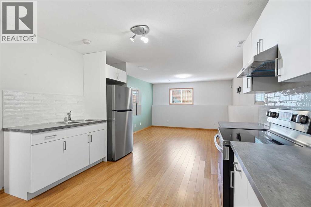 22 Lanterman Close Property Photo 24