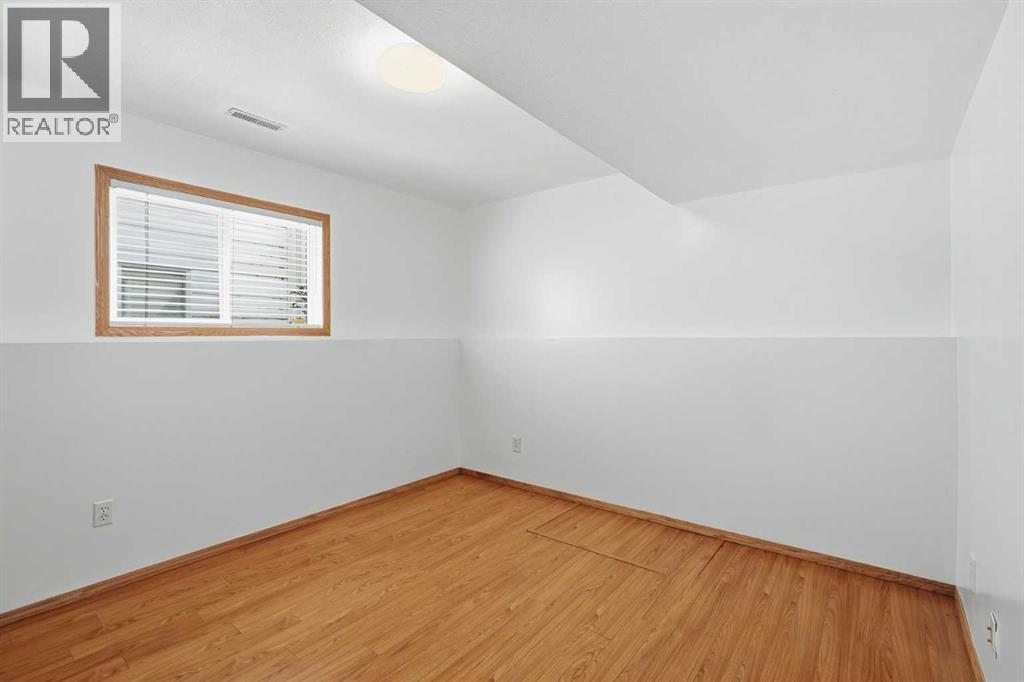 22 Lanterman Close Property Photo 25