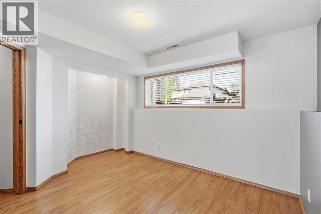 22 Lanterman Close Property Photo 26