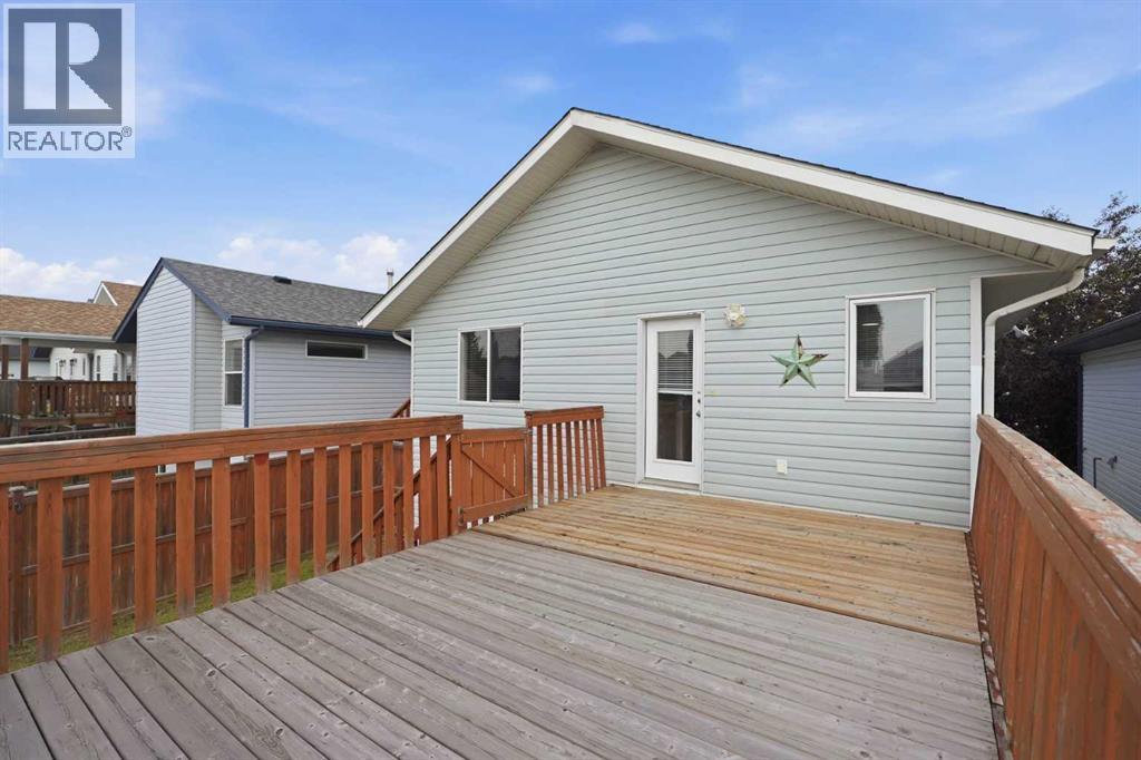 22 Lanterman Close Property Photo 32