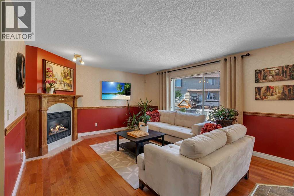 84 Willowbrook Crescent Nw Property Photo 7