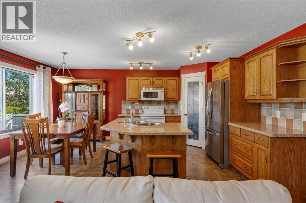 84 Willowbrook Crescent Nw Property Photo 11