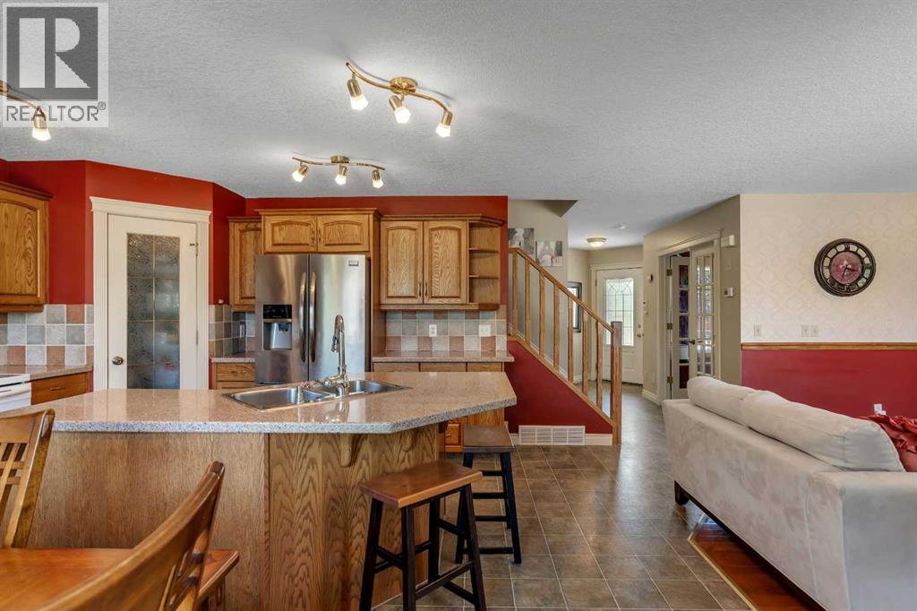 84 Willowbrook Crescent Nw Property Photo 12