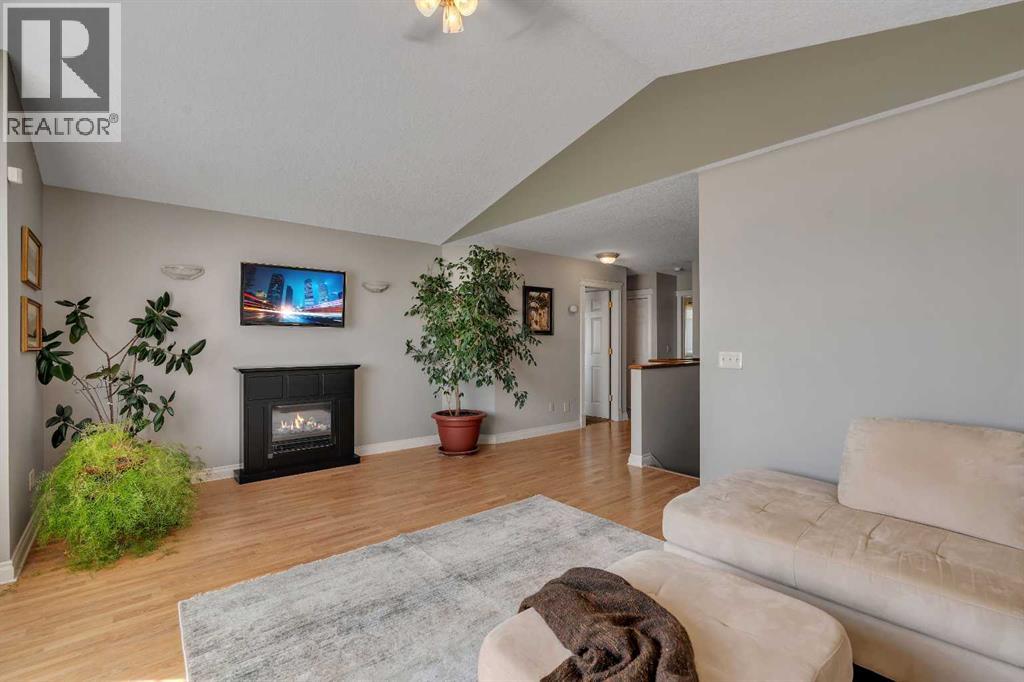 84 Willowbrook Crescent Nw Property Photo 19