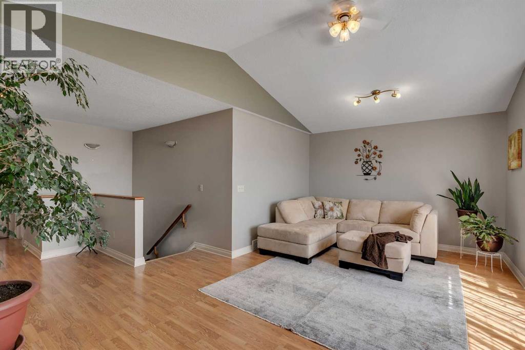 84 Willowbrook Crescent Nw Property Photo 20