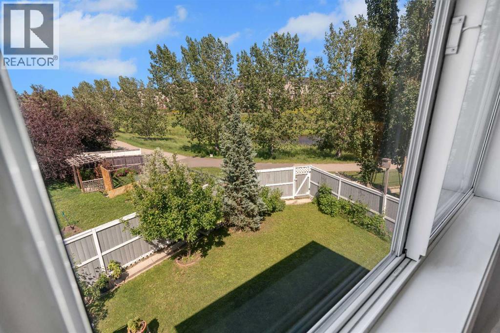84 Willowbrook Crescent Nw Property Photo 26