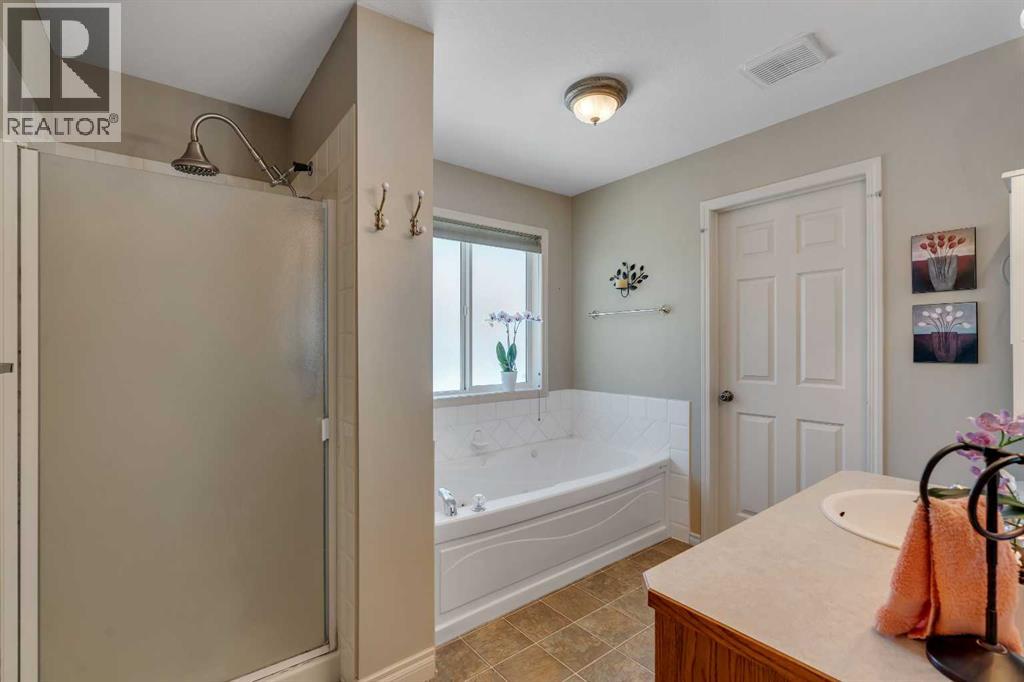 84 Willowbrook Crescent Nw Property Photo 27