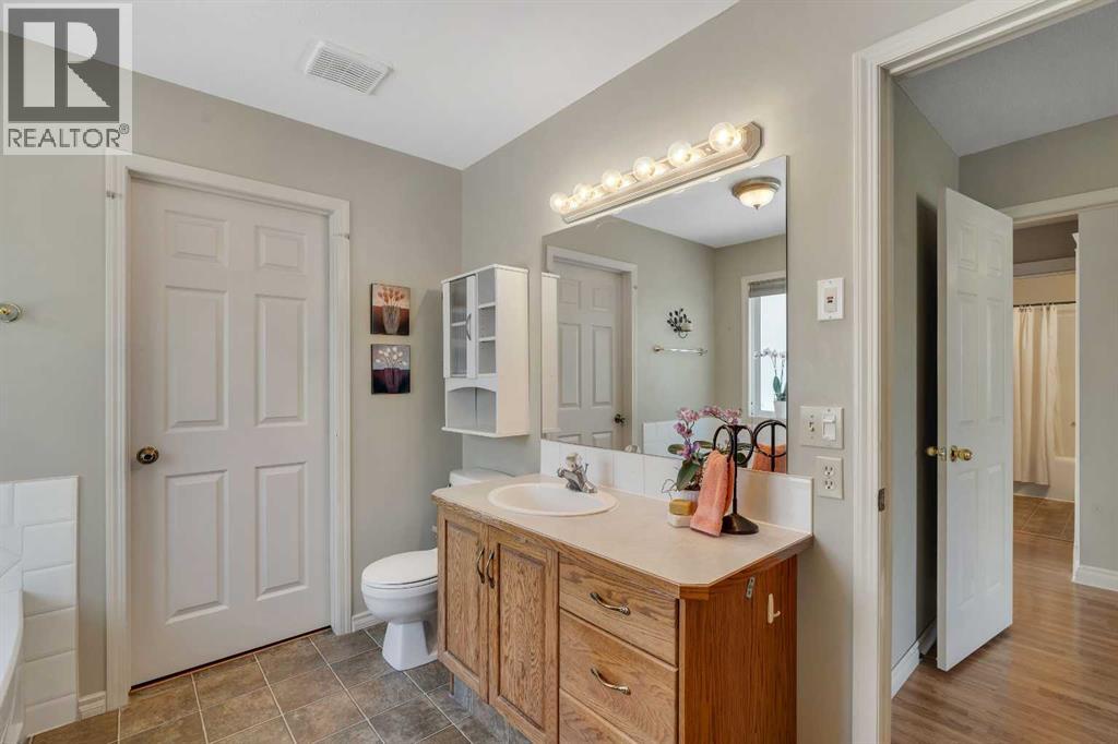 84 Willowbrook Crescent Nw Property Photo 28