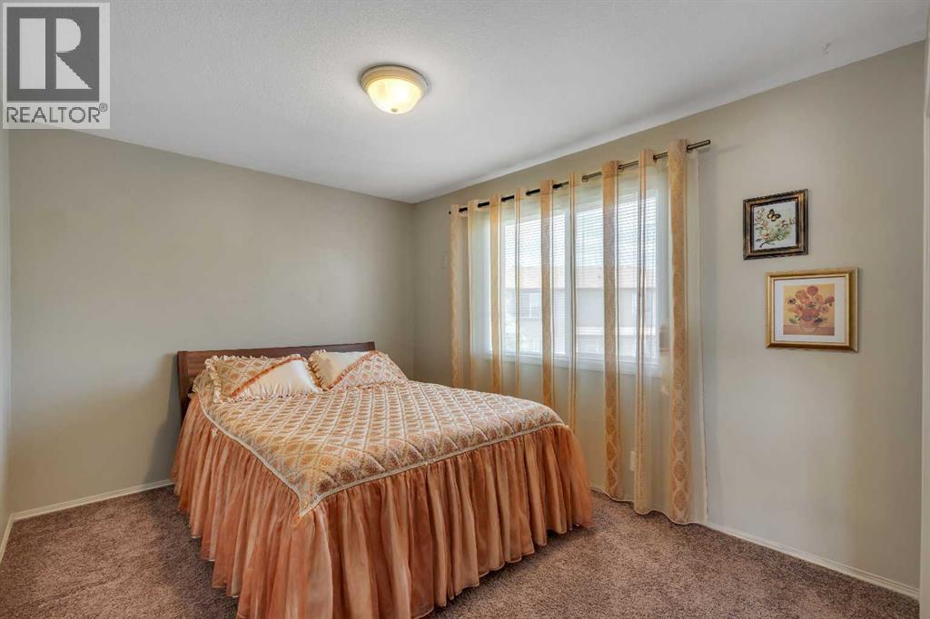 84 Willowbrook Crescent Nw Property Photo 29