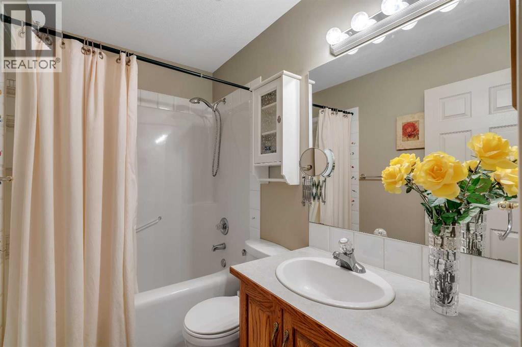 84 Willowbrook Crescent Nw Property Photo 31