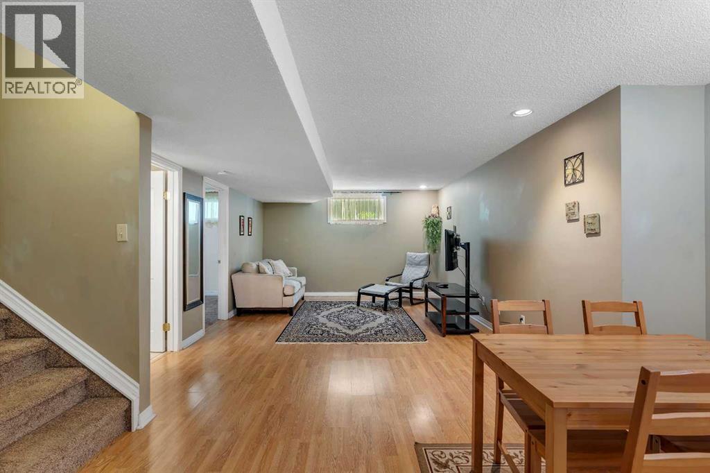 84 Willowbrook Crescent Nw Property Photo 35