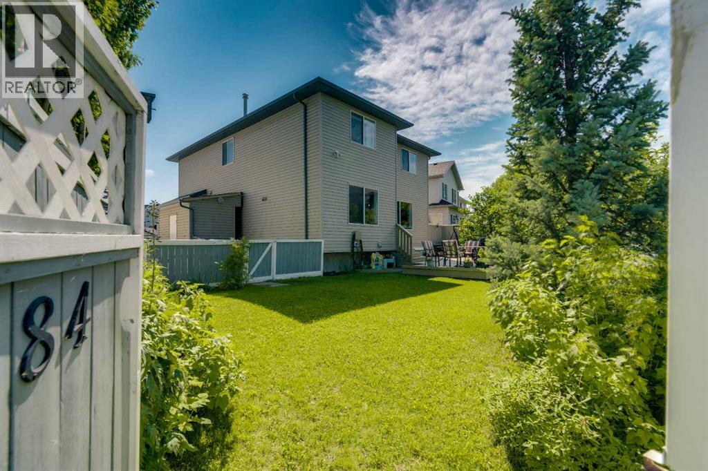 84 Willowbrook Crescent Nw Property Photo 42