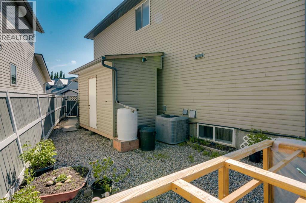 84 Willowbrook Crescent Nw Property Photo 44