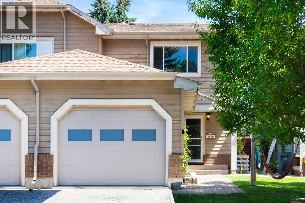 20 Midpark Gardens SE Property Photo 1