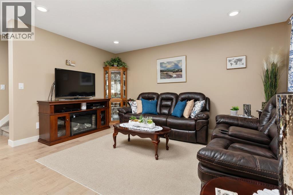 2607 63 Street Property Photo 9