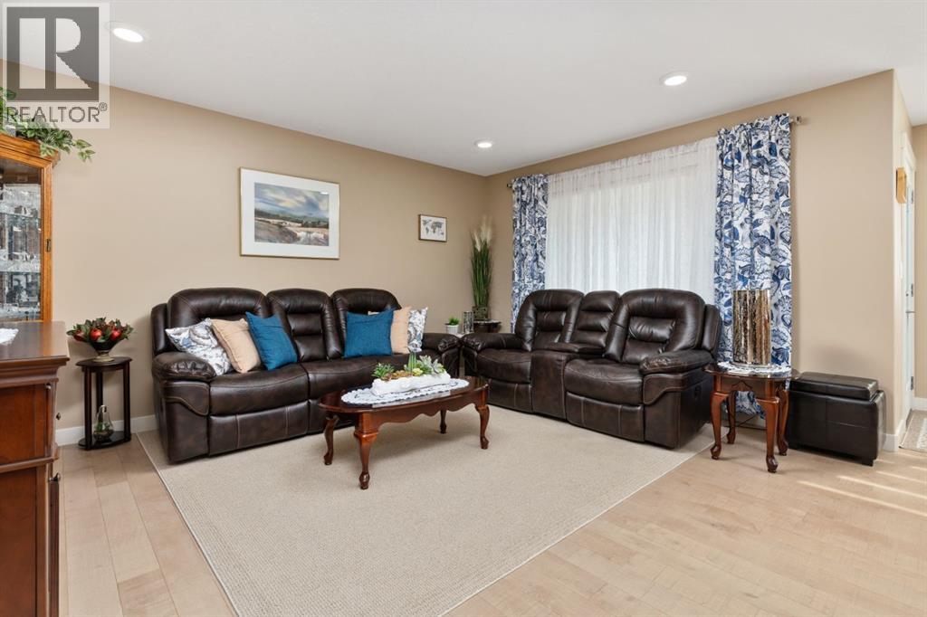 2607 63 Street Property Photo 10