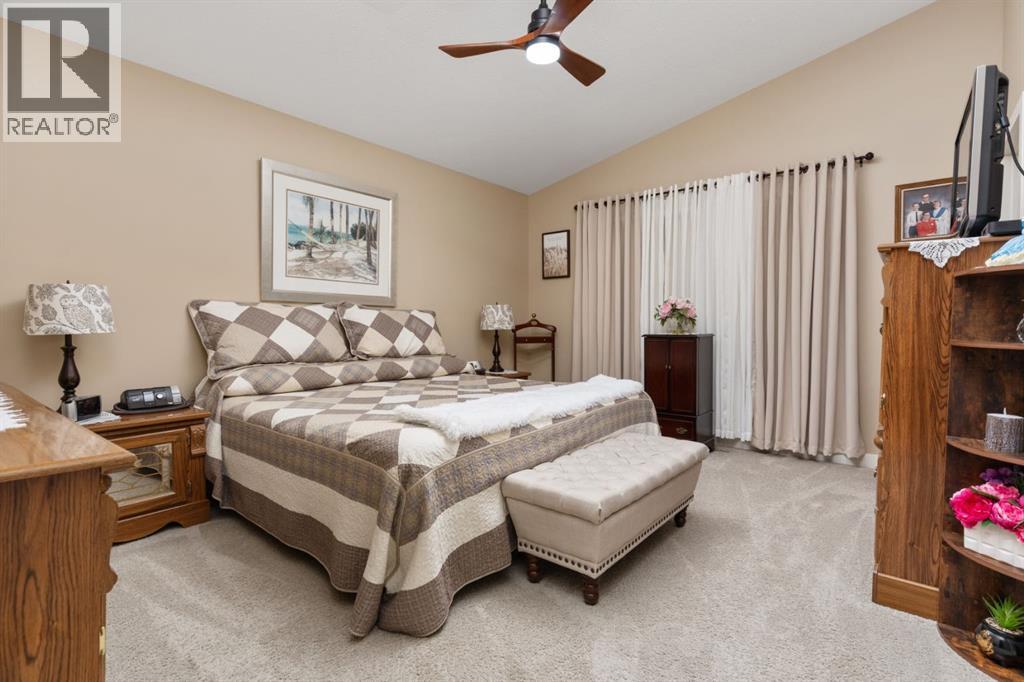 2607 63 Street Property Photo 17