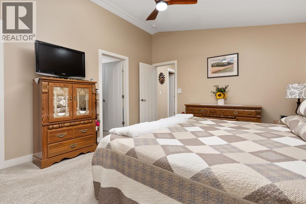 2607 63 Street Property Photo 18