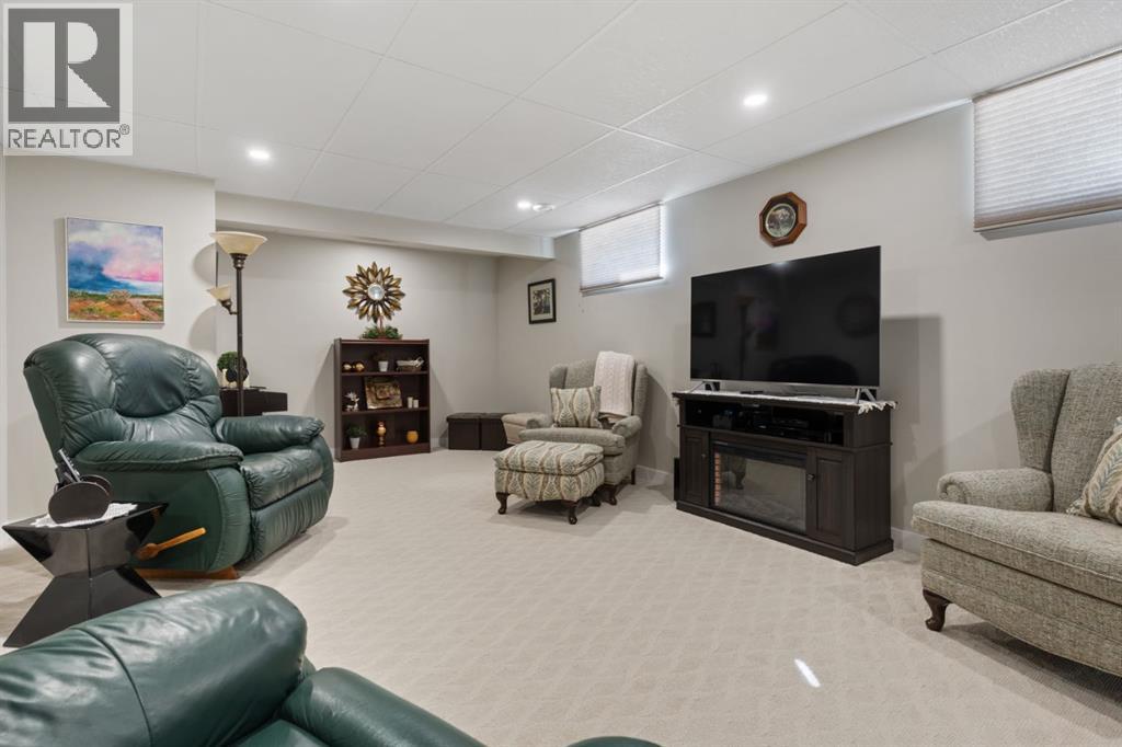 2607 63 Street Property Photo 28