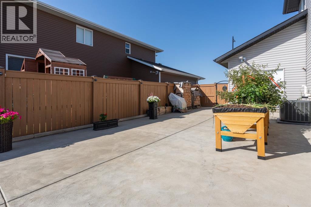 2607 63 Street Property Photo 36