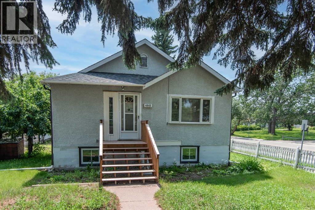 4645 47 Street Property Photo 1