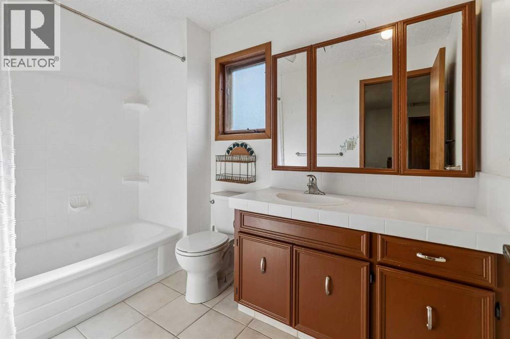 31 Edgehill Bay Nw Property Photo 25