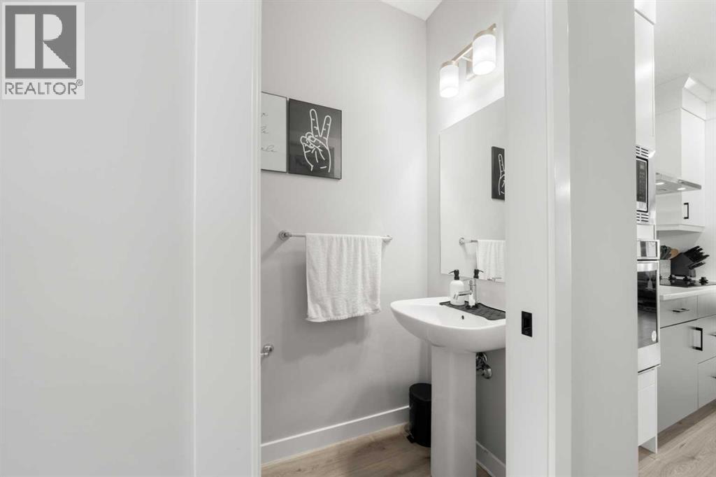 45 Herron Mews Ne Property Photo 8