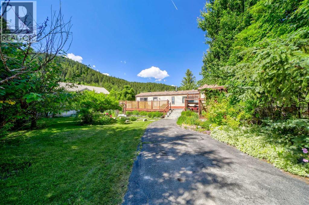 5670 16 Avenue Property Photo 1