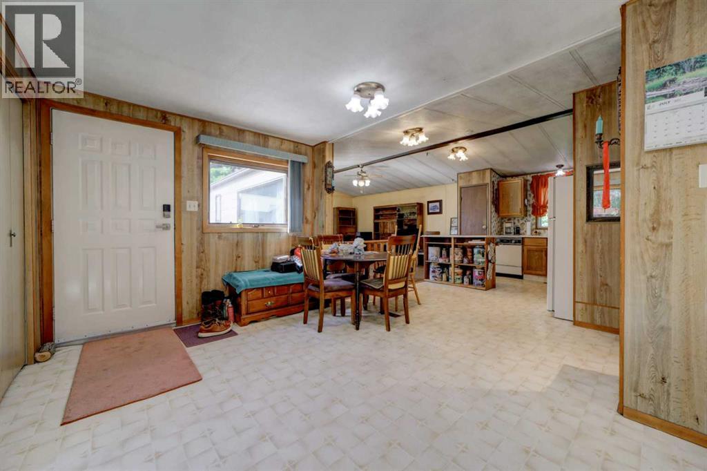 5670 16 Avenue Property Photo 4