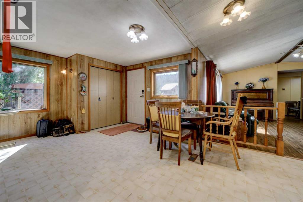 5670 16 Avenue Property Photo 8