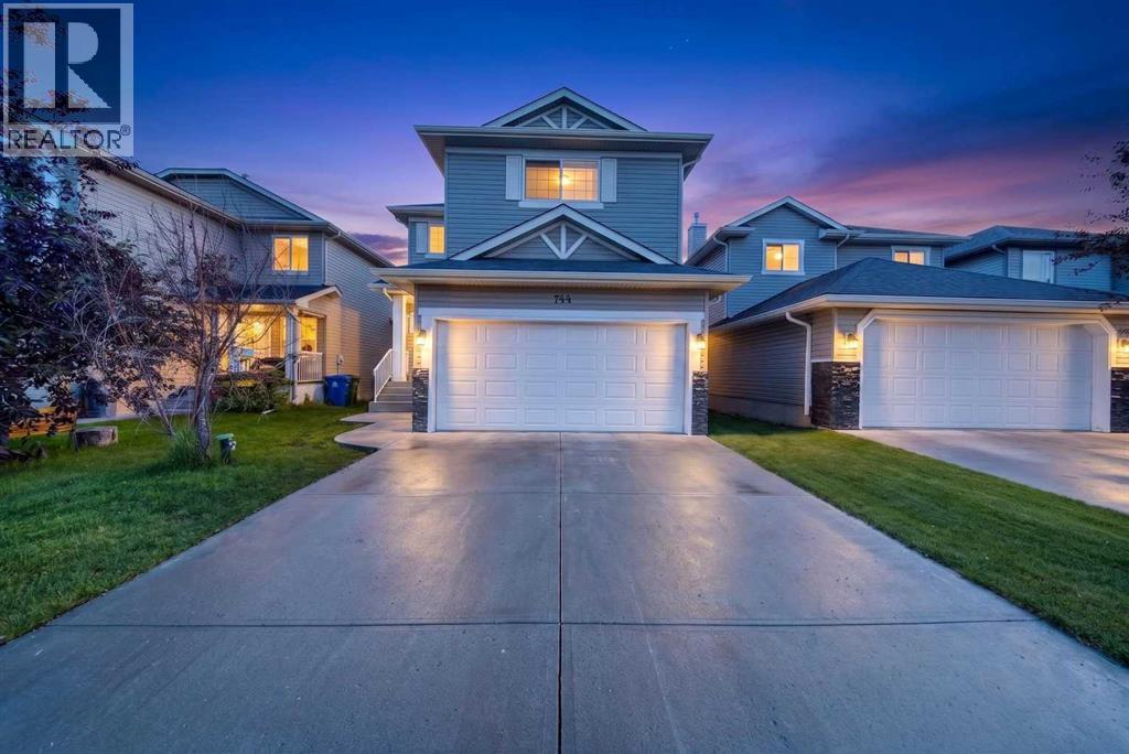 744 Luxstone Landing Sw Photo de la propriété 1