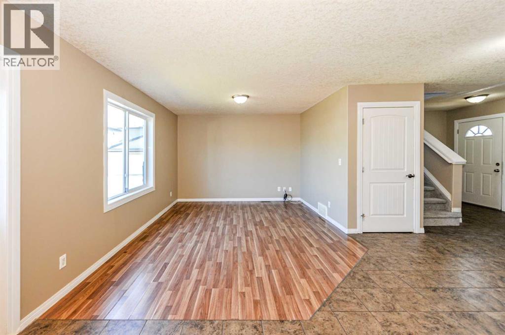 6802 50 Avenue Property Photo 3