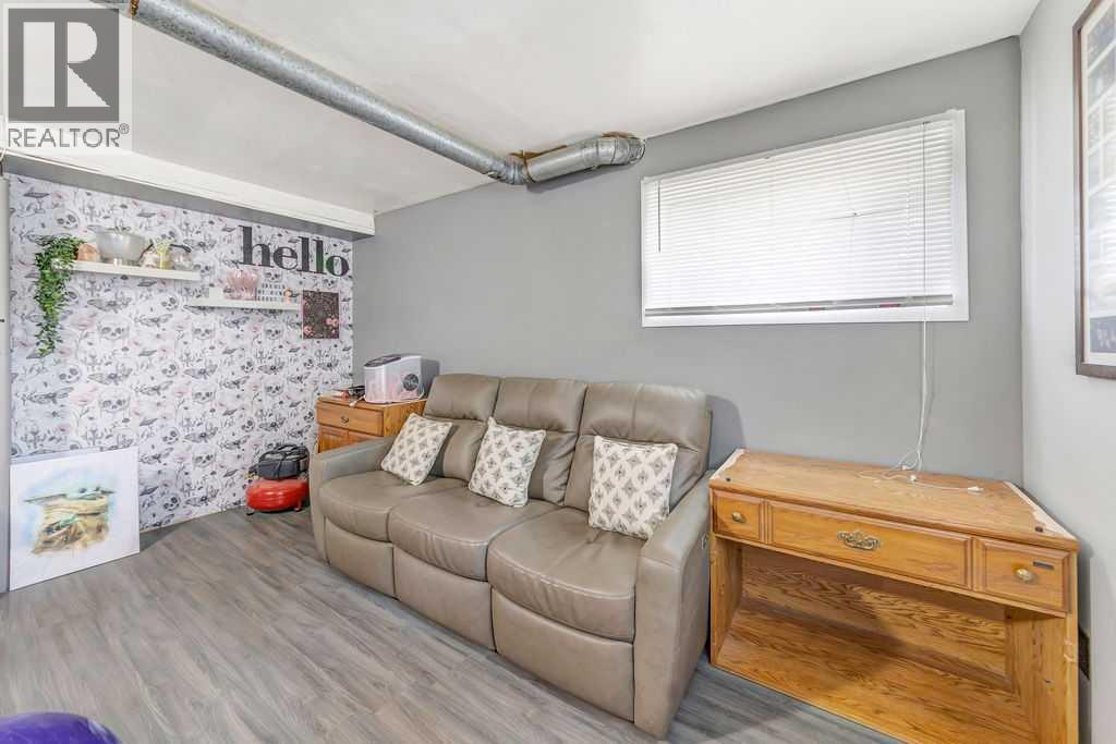 1512 49 Avenue Property Photo 22