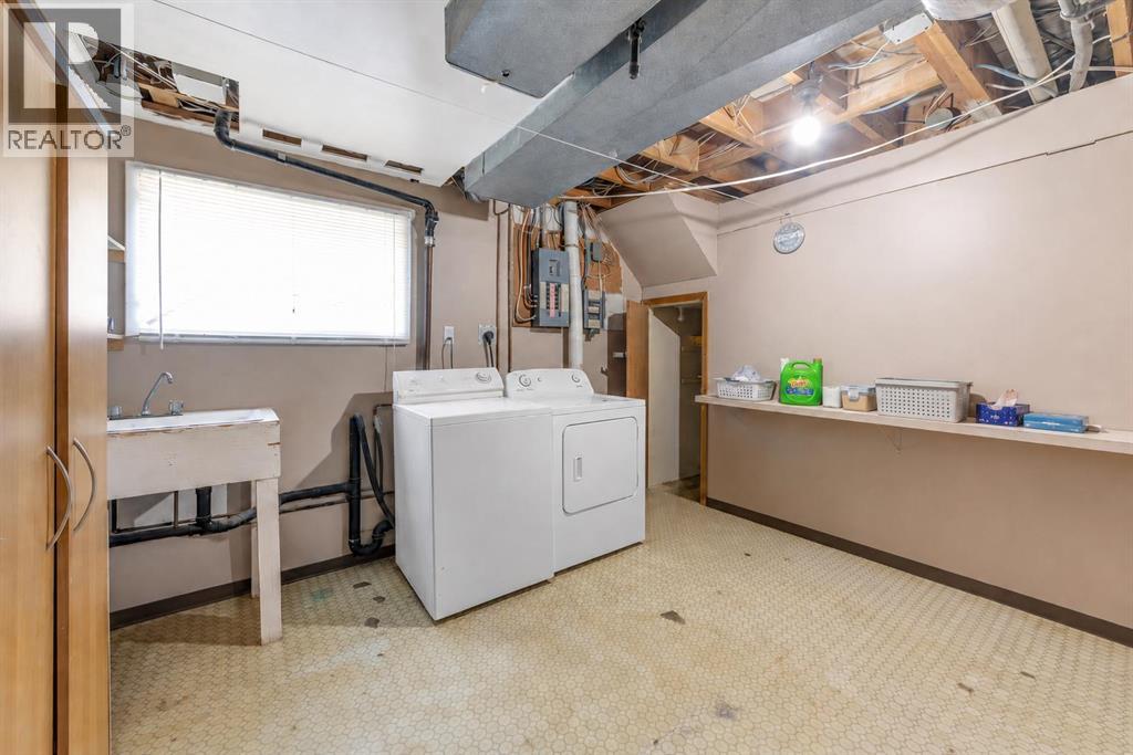 1512 49 Avenue Property Photo 25