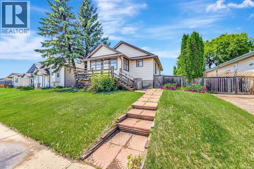 1512 49 Avenue Property Photo 35