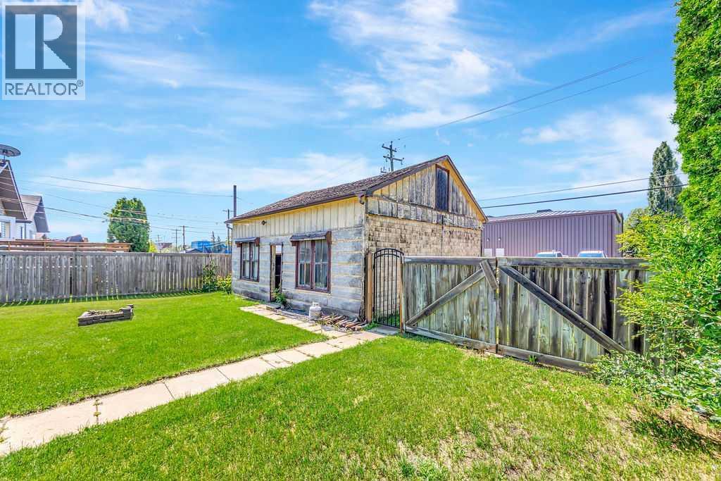 1512 49 Avenue Property Photo 37