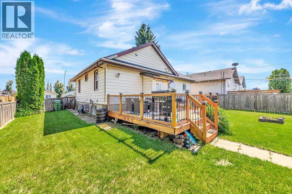 1512 49 Avenue Property Photo 38