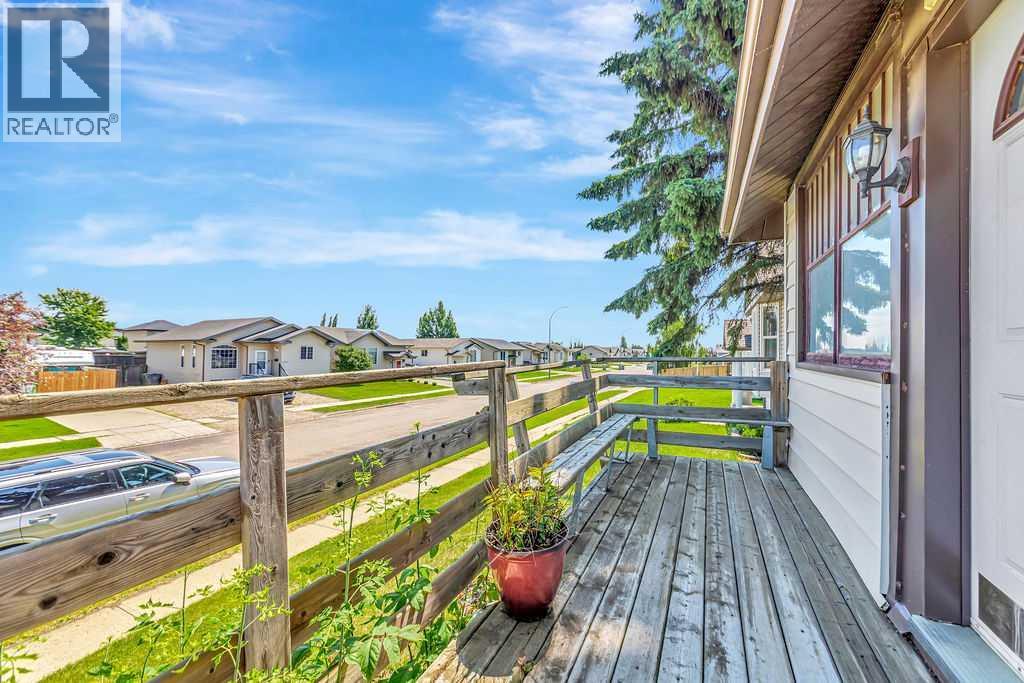 1512 49 Avenue Property Photo 40