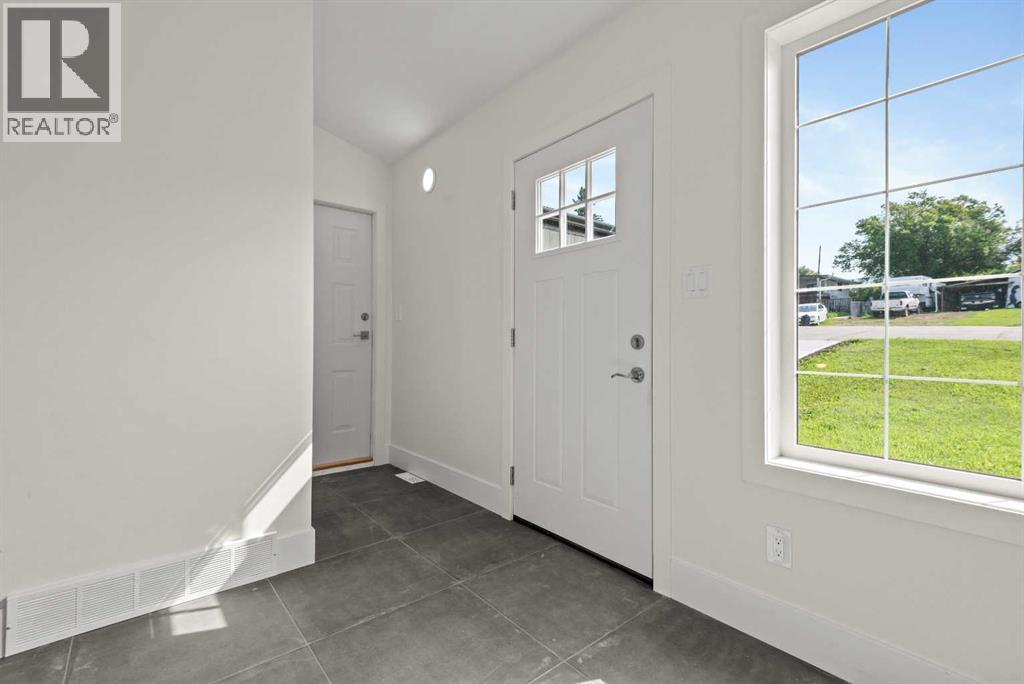 209 First Avenue S Property Photo 5