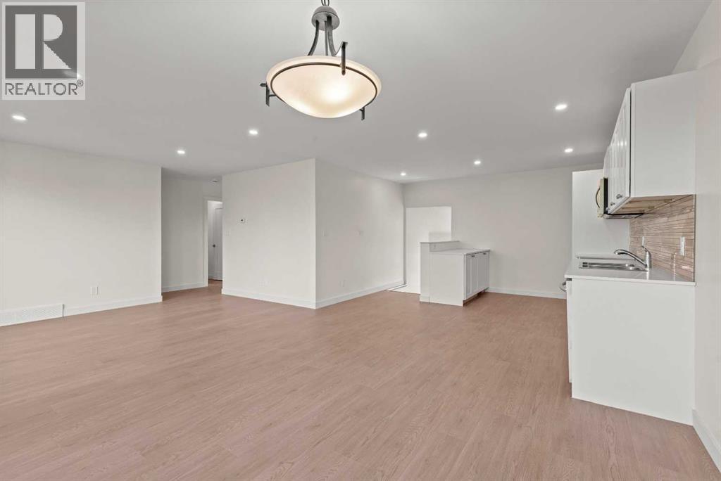209 First Avenue S Property Photo 11