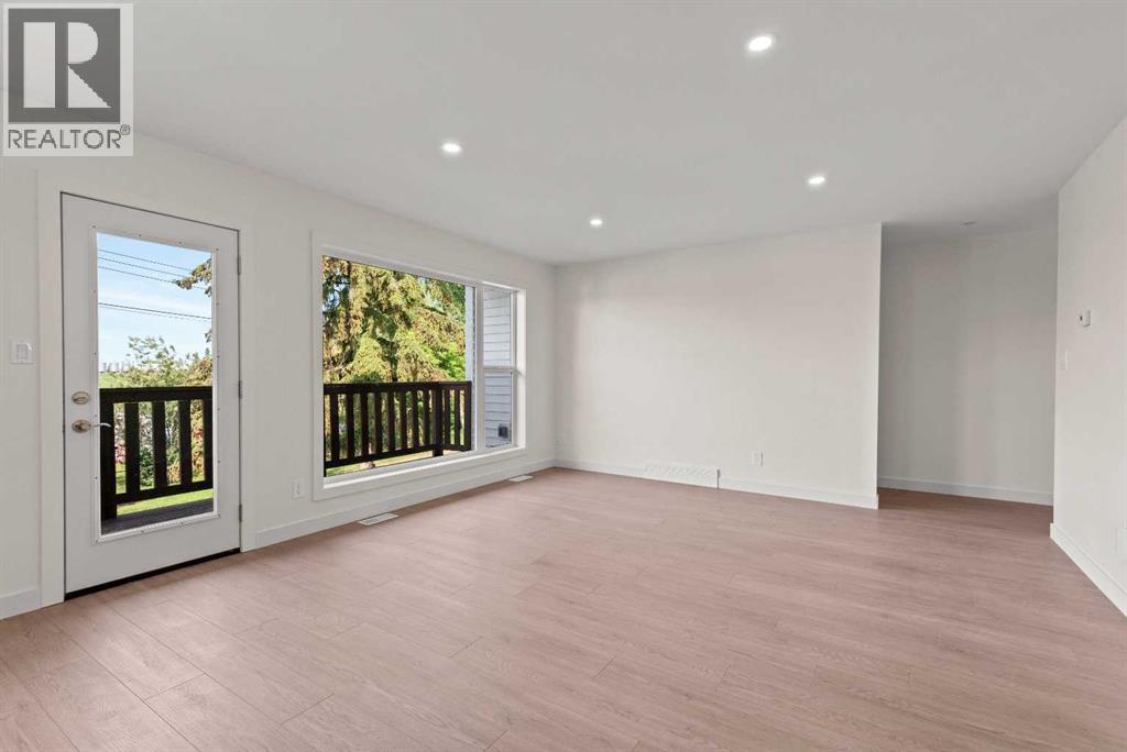 209 First Avenue S Property Photo 12