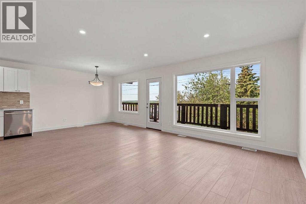 209 First Avenue S Property Photo 13