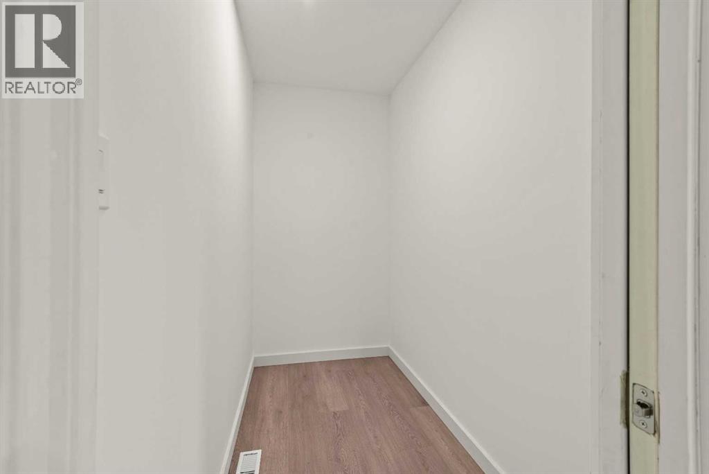 209 First Avenue S Property Photo 17