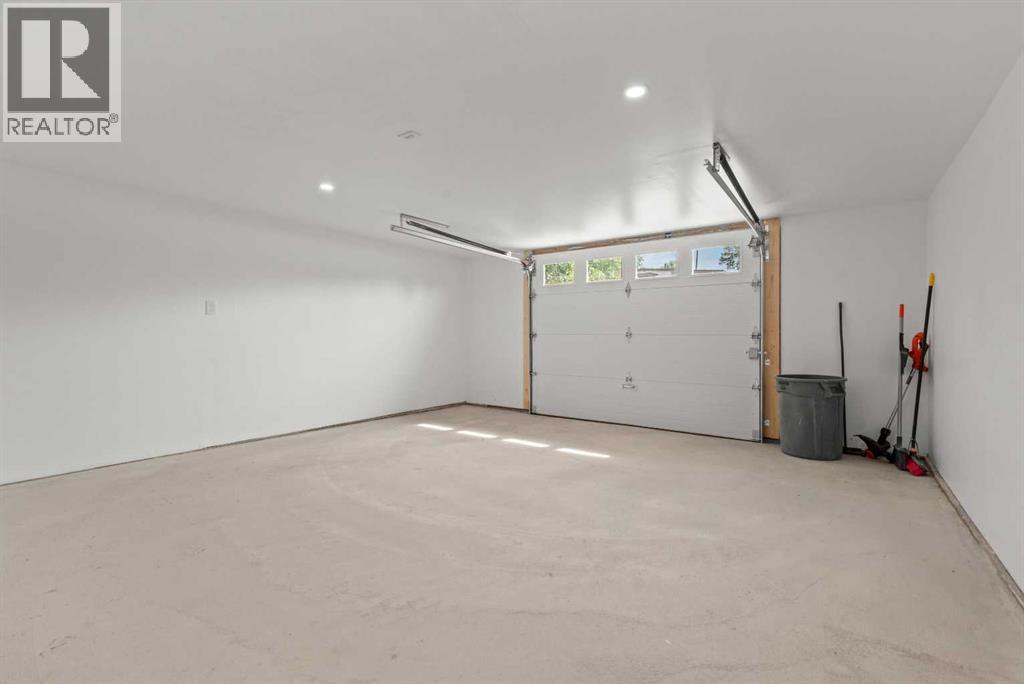 209 First Avenue S Property Photo 31